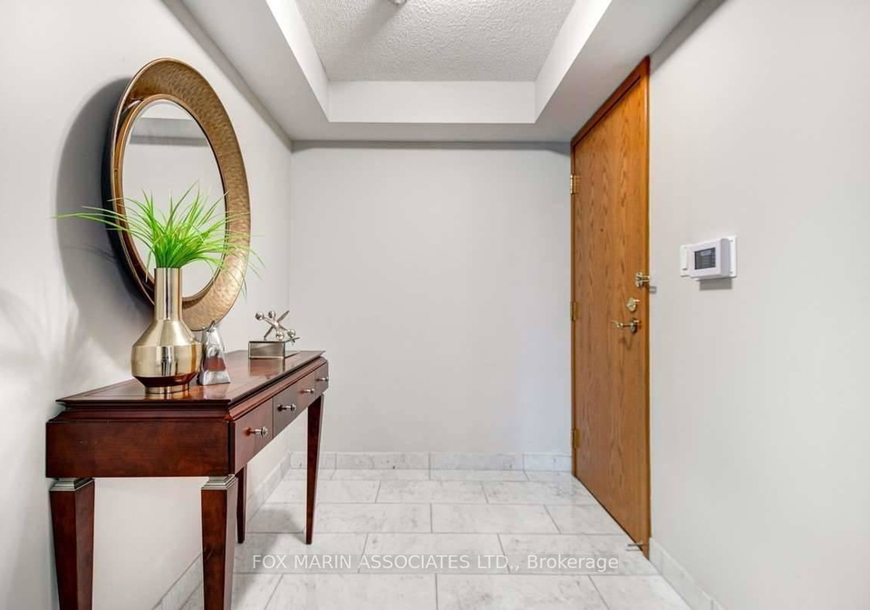 18-hollywood-avenue-north-york-ontario-c12993242