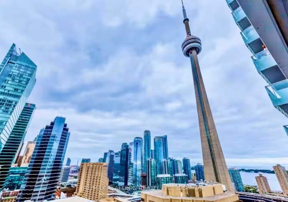 300-front-street-w-toronto-ontario-c12993356
