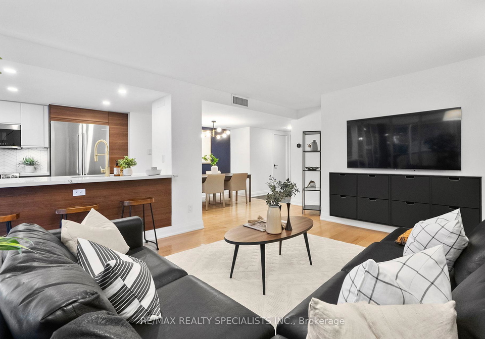 30-wellington-street-e-toronto-ontario-c12993534
