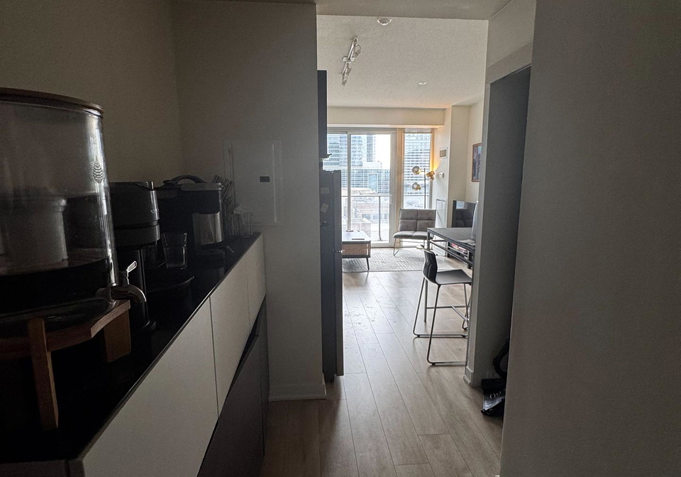 126-simcoe-street-toronto-ontario-c12993558