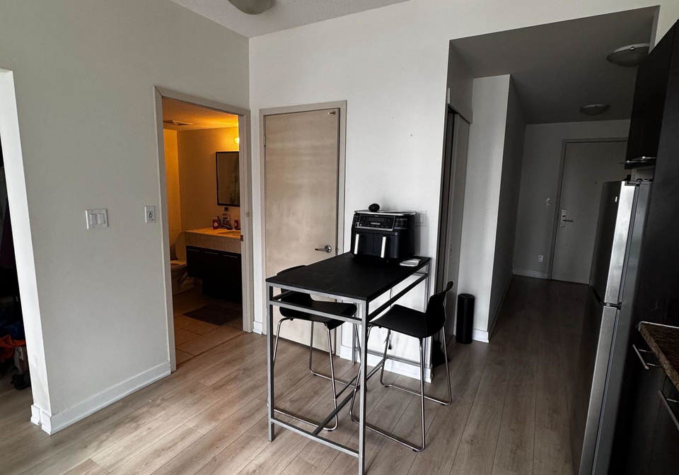 126-simcoe-street-toronto-ontario-c12993558