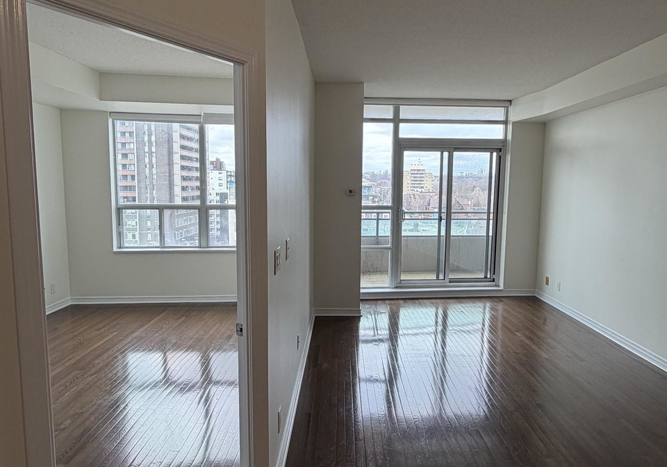 736-spadina-avenue-toronto-ontario-c12993638