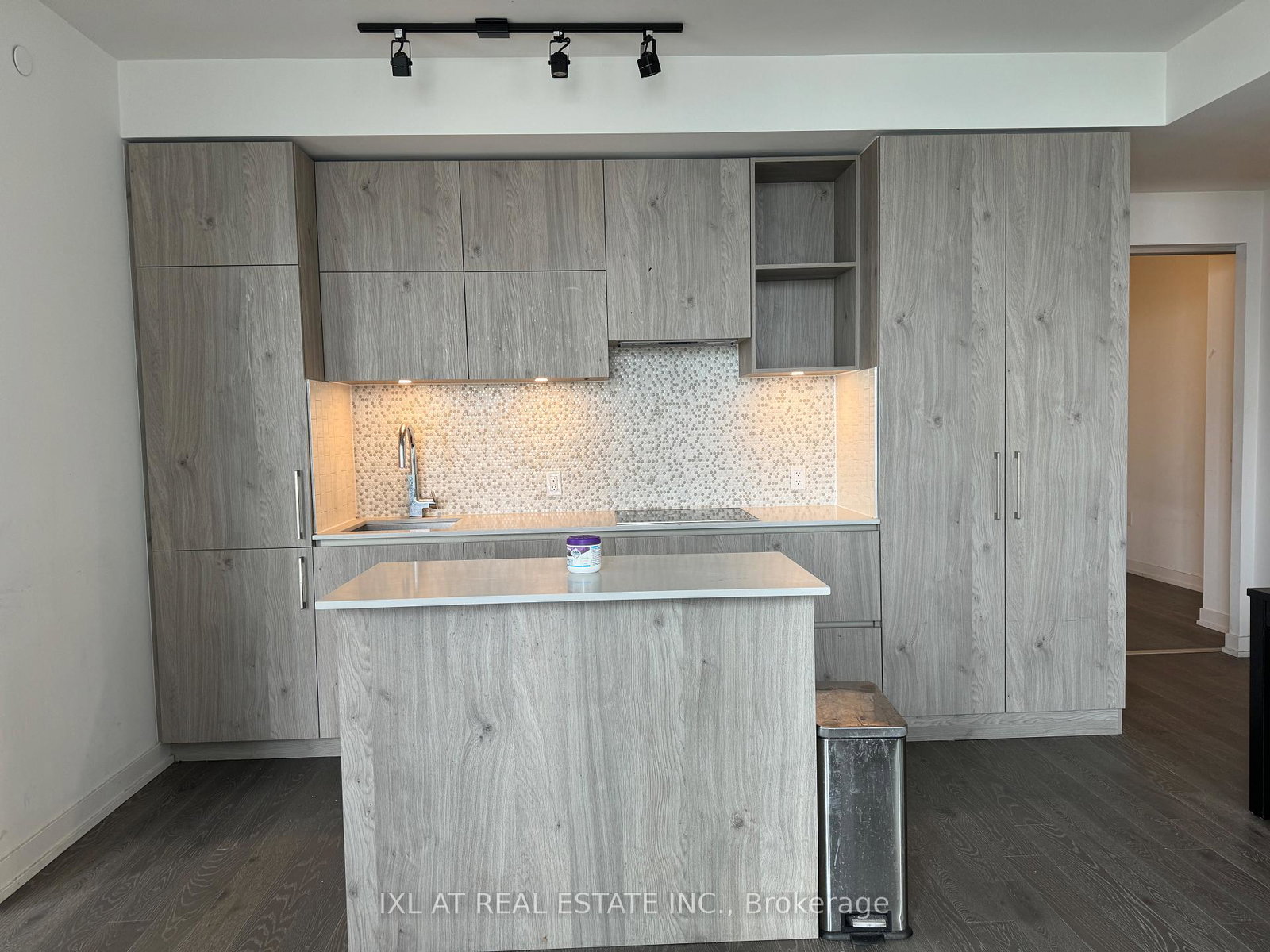 1-yorkville-avenue-toronto-ontario-c12993762