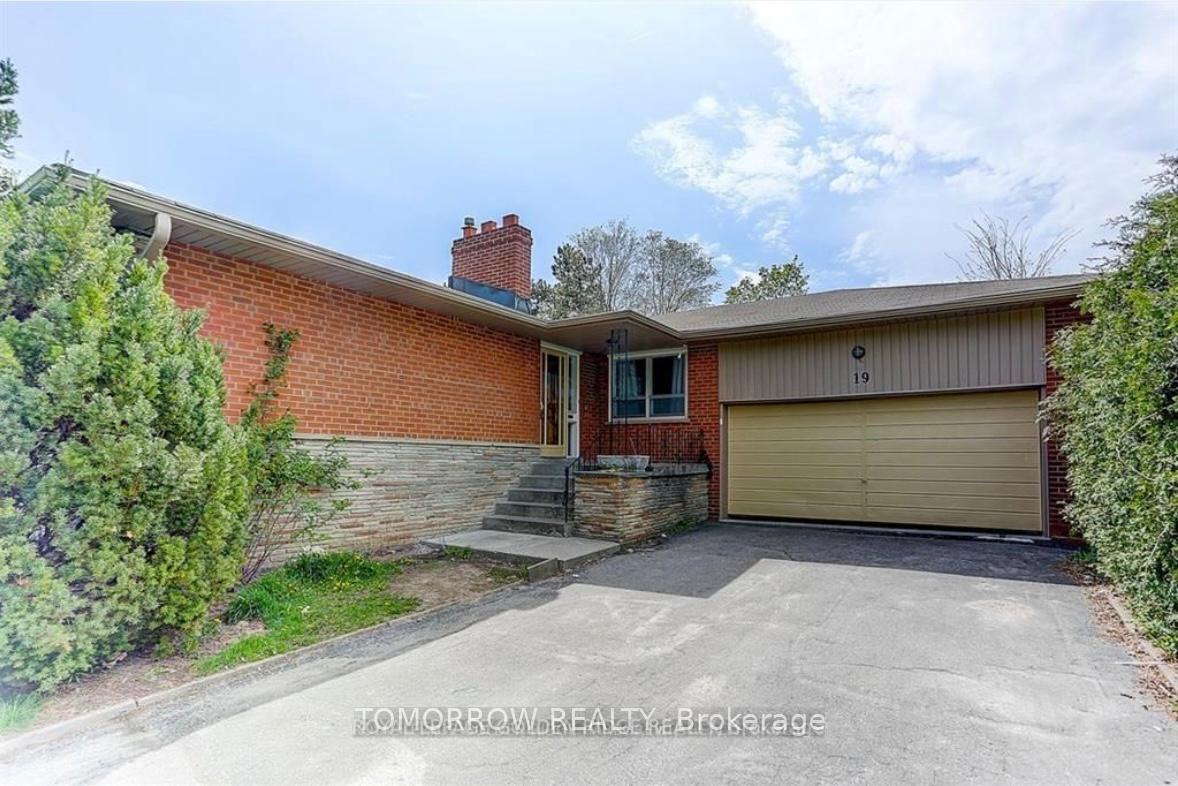 19-morewood-crescent-north-york-ontario-c12993970