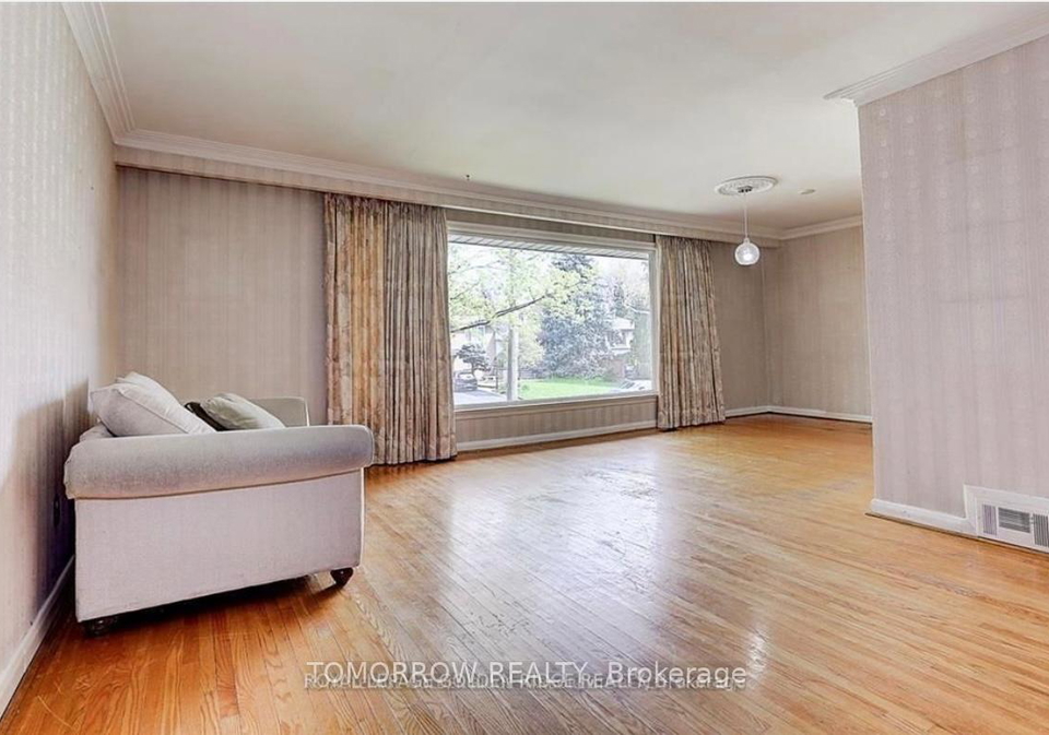 19-morewood-crescent-north-york-ontario-c12993970
