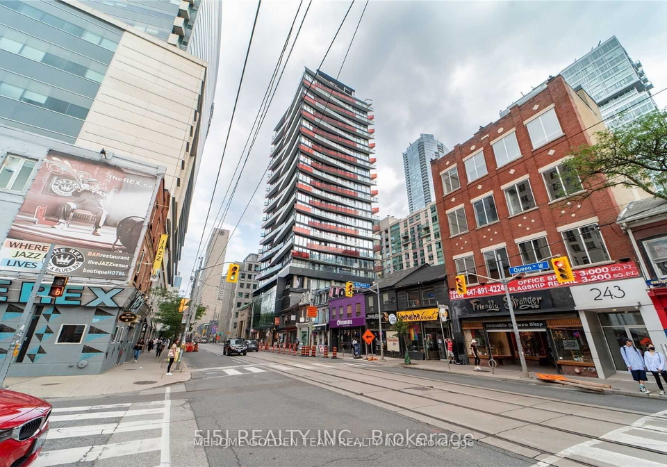 215-queen-street-w-toronto-ontario-c12994056