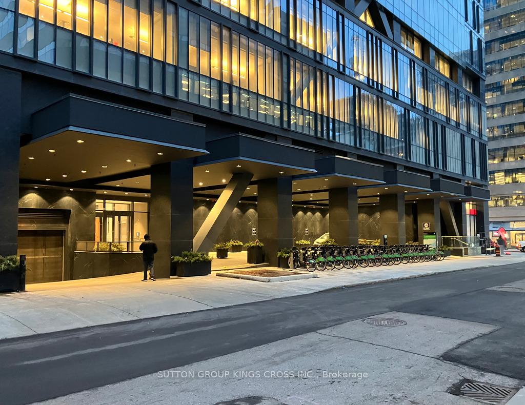 488-university-avenue-toronto-ontario-c12994256
