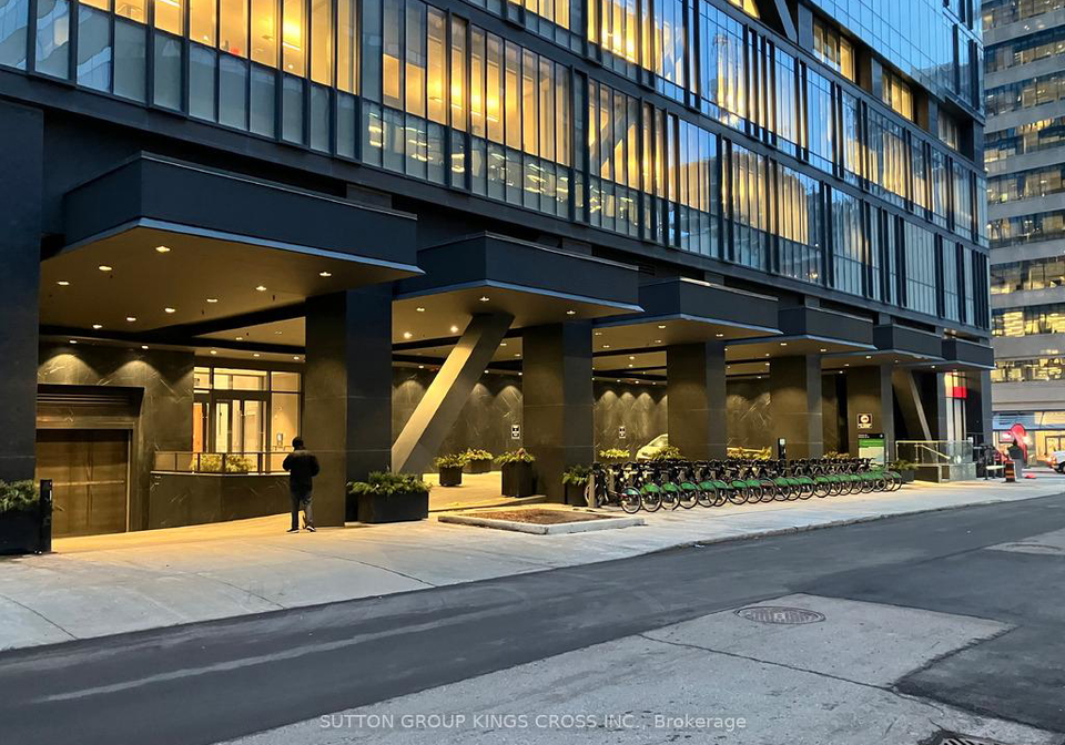 488-university-avenue-toronto-ontario-c12994256