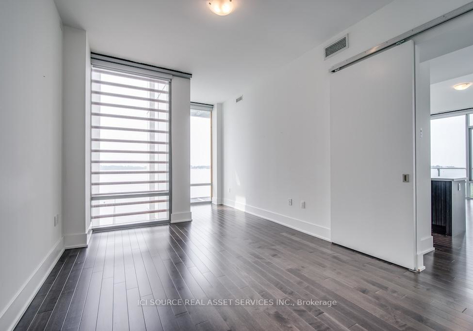 39-queens-quay-e-toronto-ontario-c12994446