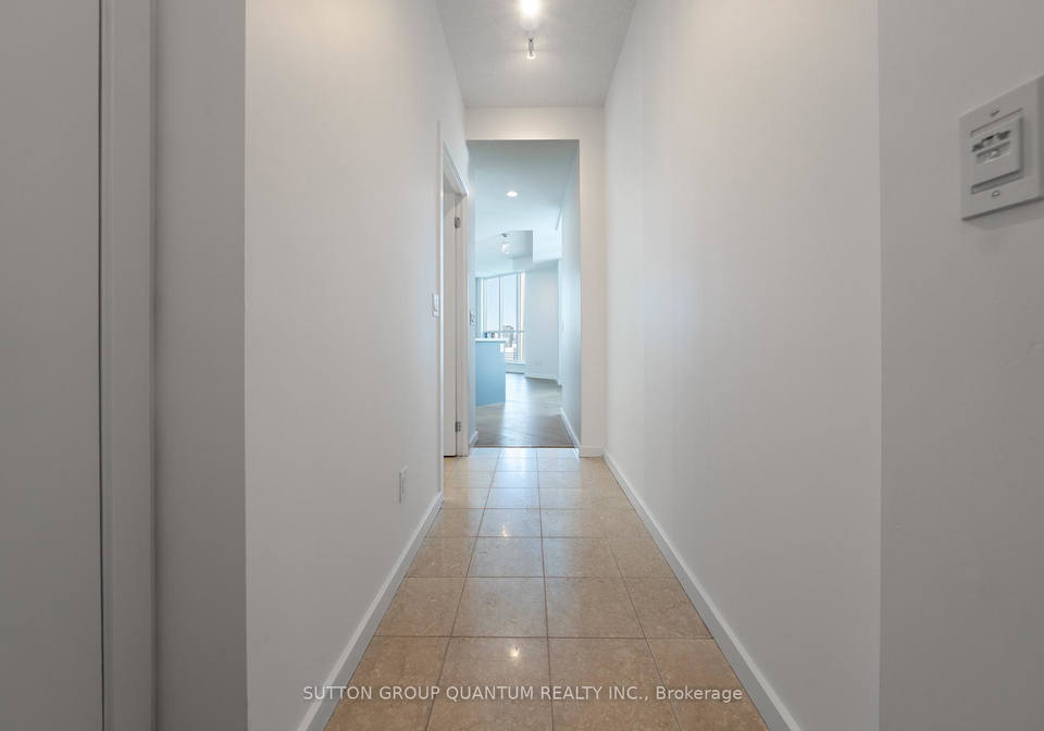 208-queens-quay-w-toronto-ontario-c12994842