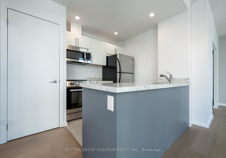 208-queens-quay-w-toronto-ontario-c12994842