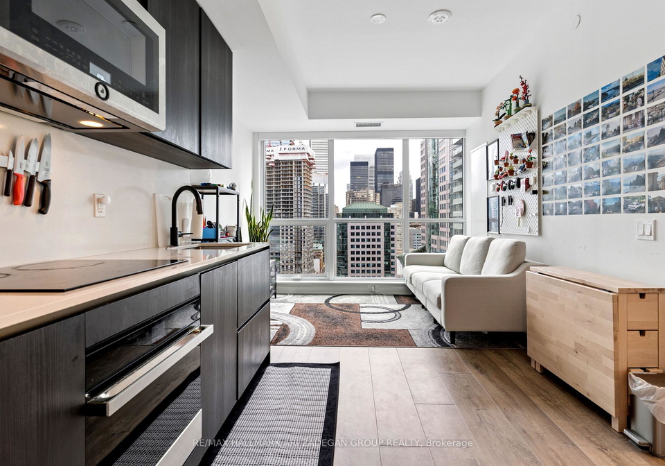 327-king-street-w-toronto-ontario-c12994940