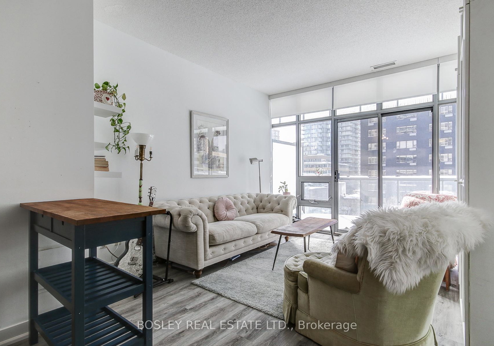 33-charles-street-e-toronto-ontario-c12995070
