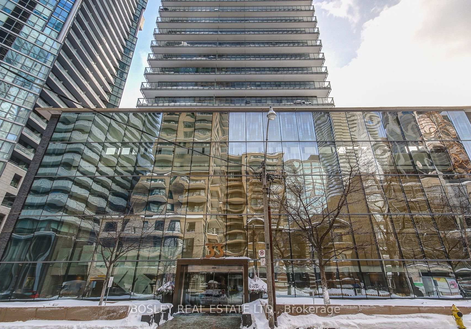 33-charles-street-e-toronto-ontario-c12995070