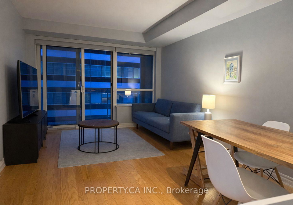 270-wellington-street-w-toronto-ontario-c12995148