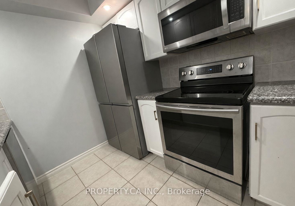 270-wellington-street-w-toronto-ontario-c12995148