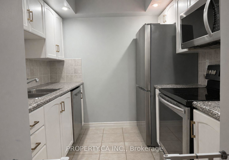 270-wellington-street-w-toronto-ontario-c12995148