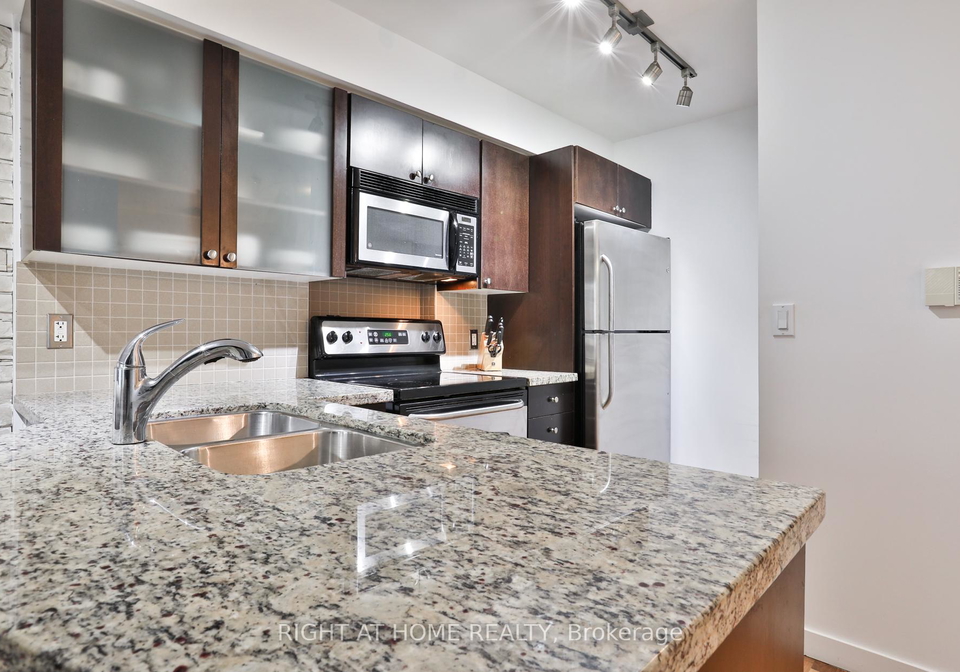 1005-king-street-w-toronto-ontario-c12995306