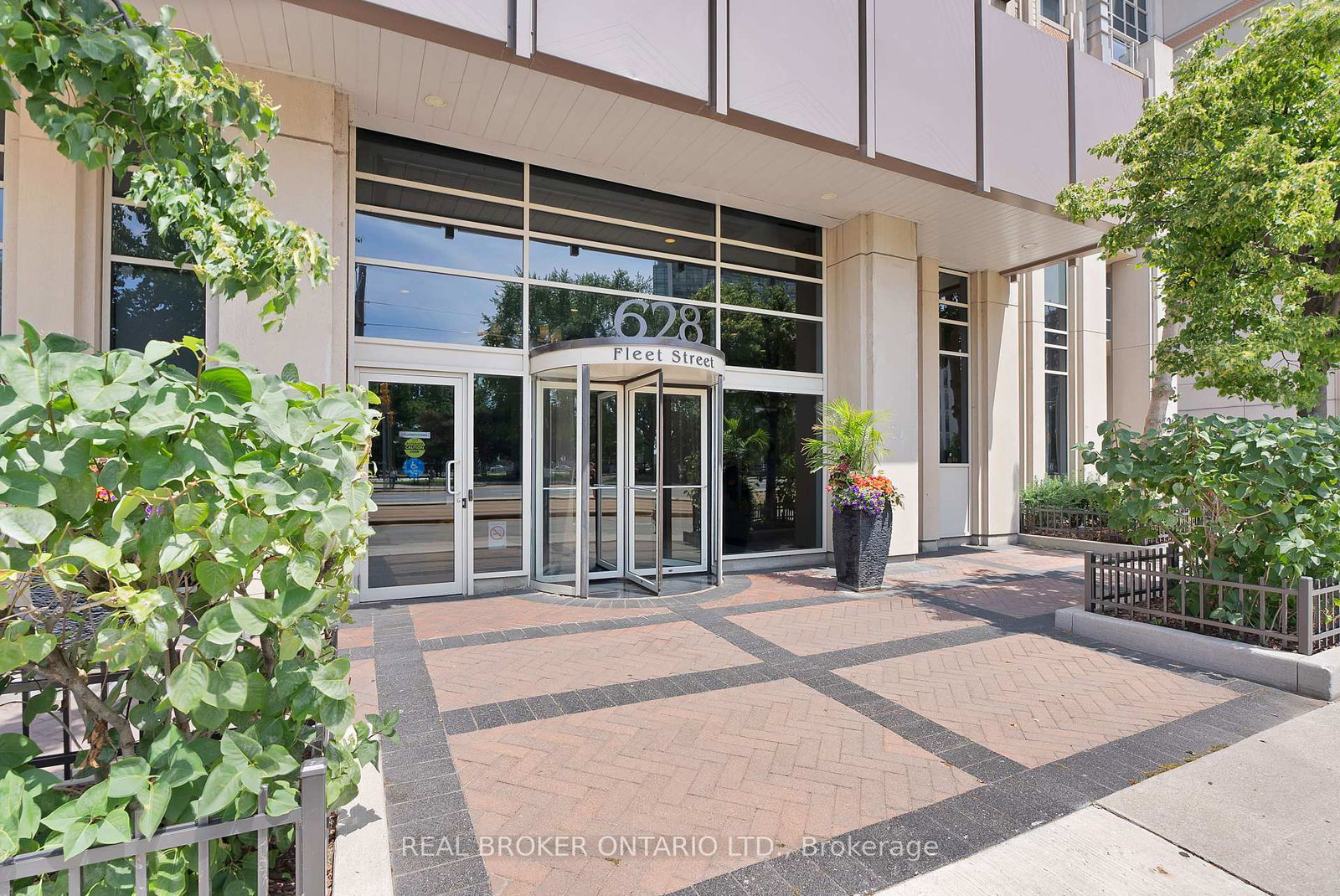 628-fleet-street-toronto-ontario-c12995312