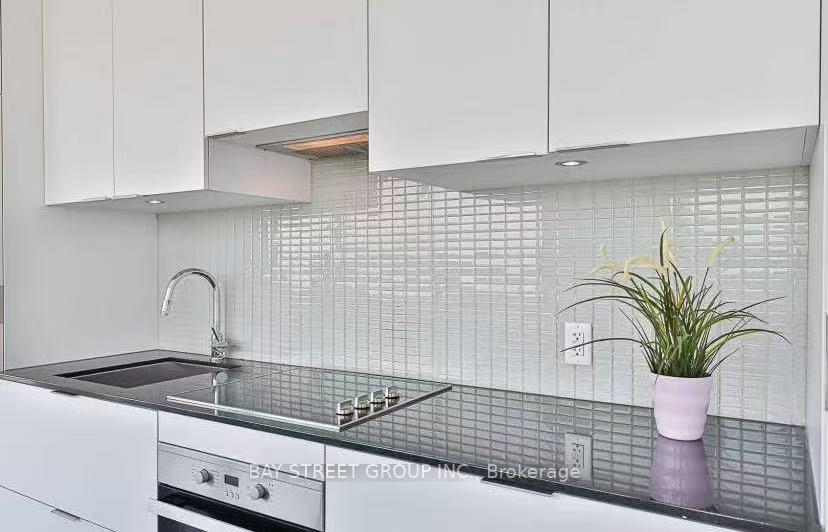 5-st-joseph-street-toronto-ontario-c12995594