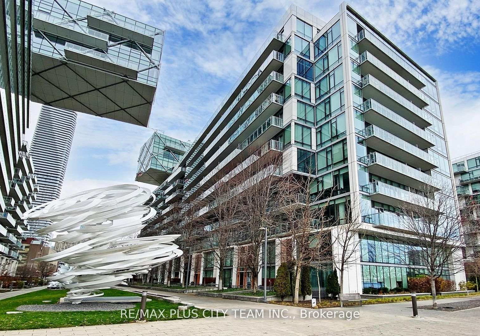 39-queens-quay-e-toronto-ontario-c12995822