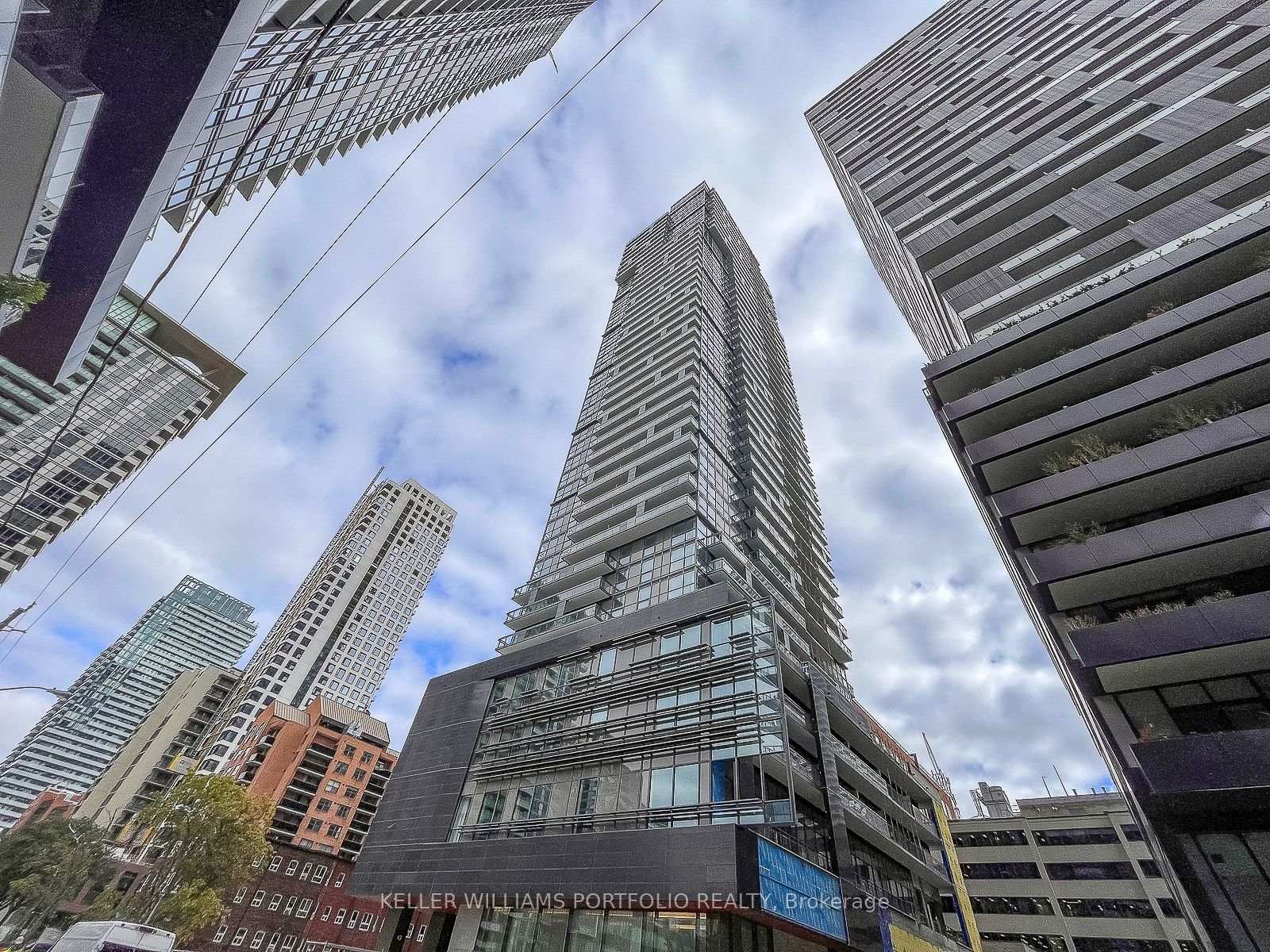 39-roehampton-avenue-toronto-ontario-c12996078