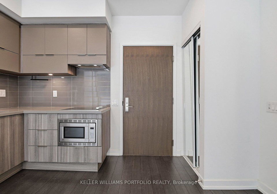 39-roehampton-avenue-toronto-ontario-c12996078