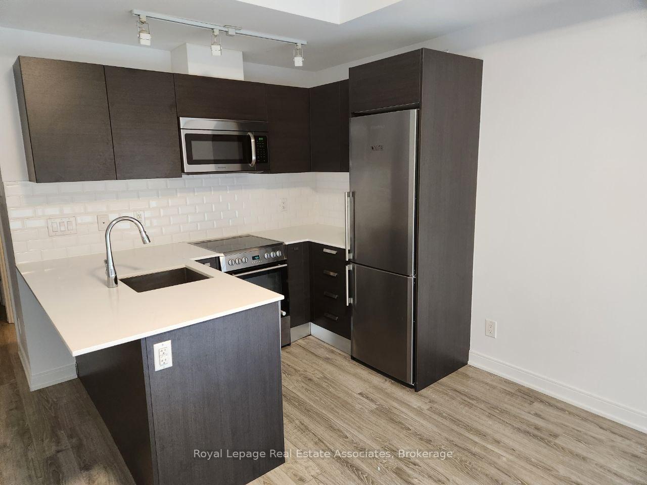 42-charles-street-e-toronto-ontario-c12996132