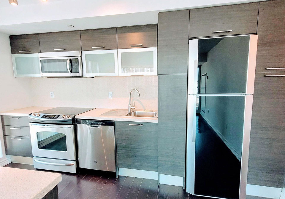 386-yonge-street-toronto-ontario-c12996432