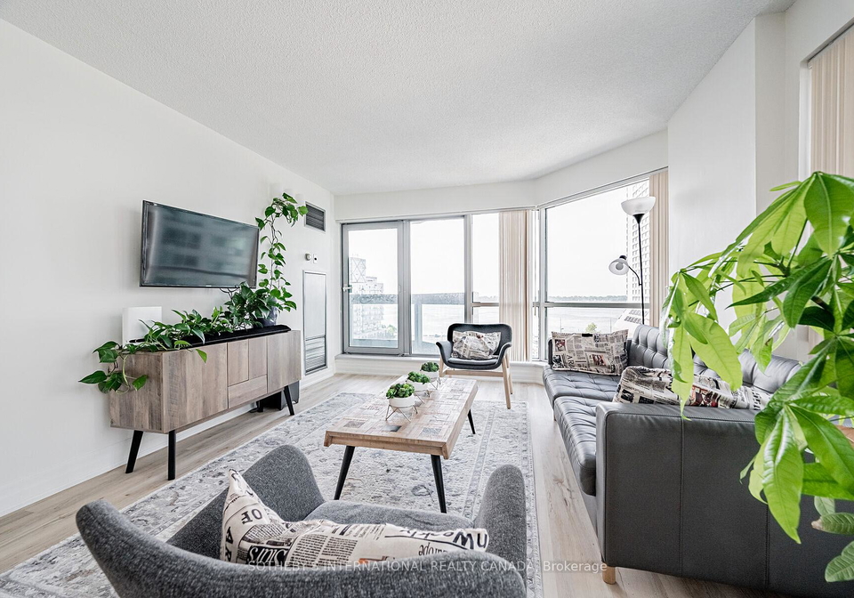 10-yonge-street-toronto-ontario-c12996436