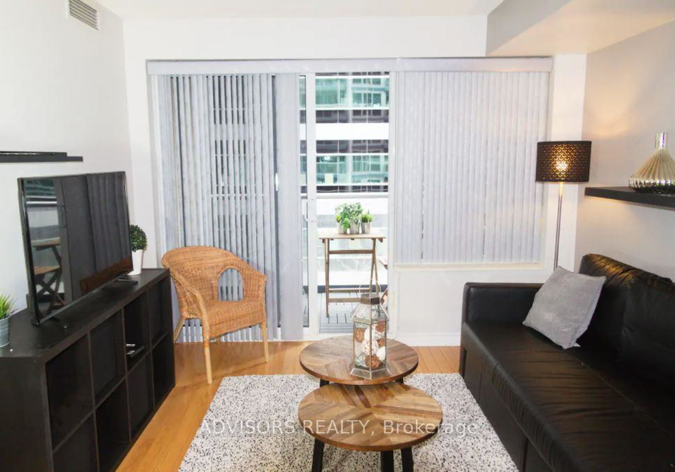 270-wellington-street-toronto-ontario-c12996760