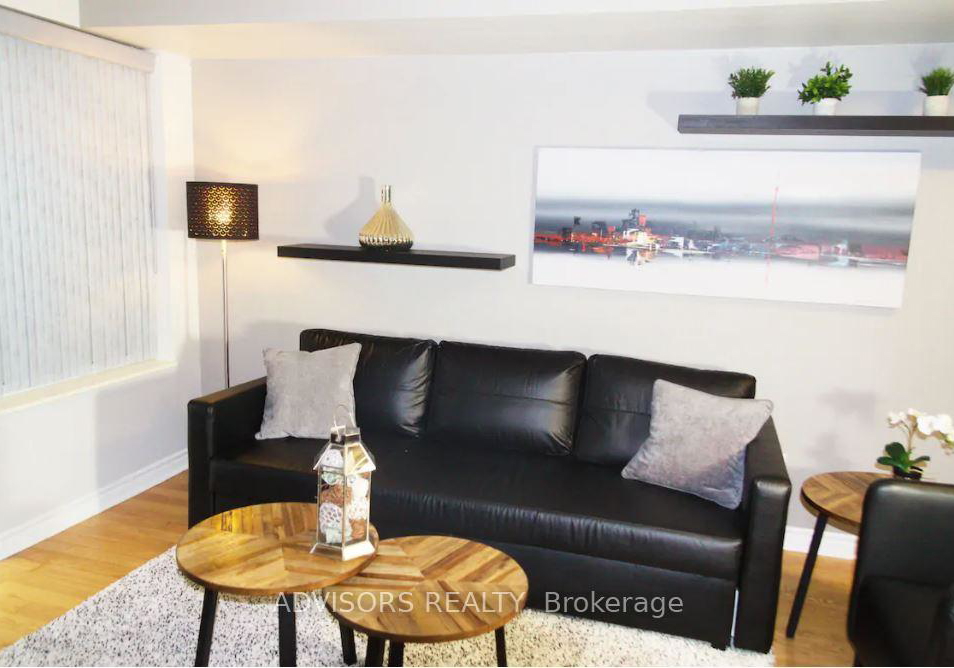 270-wellington-street-toronto-ontario-c12996760