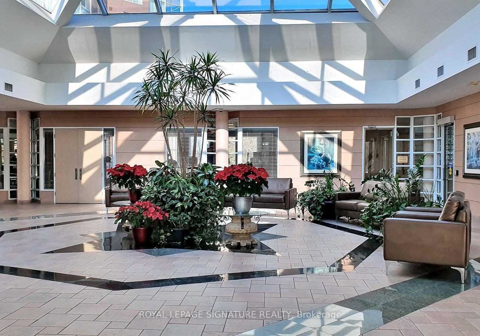 5-concorde-place-north-york-ontario-c12996796