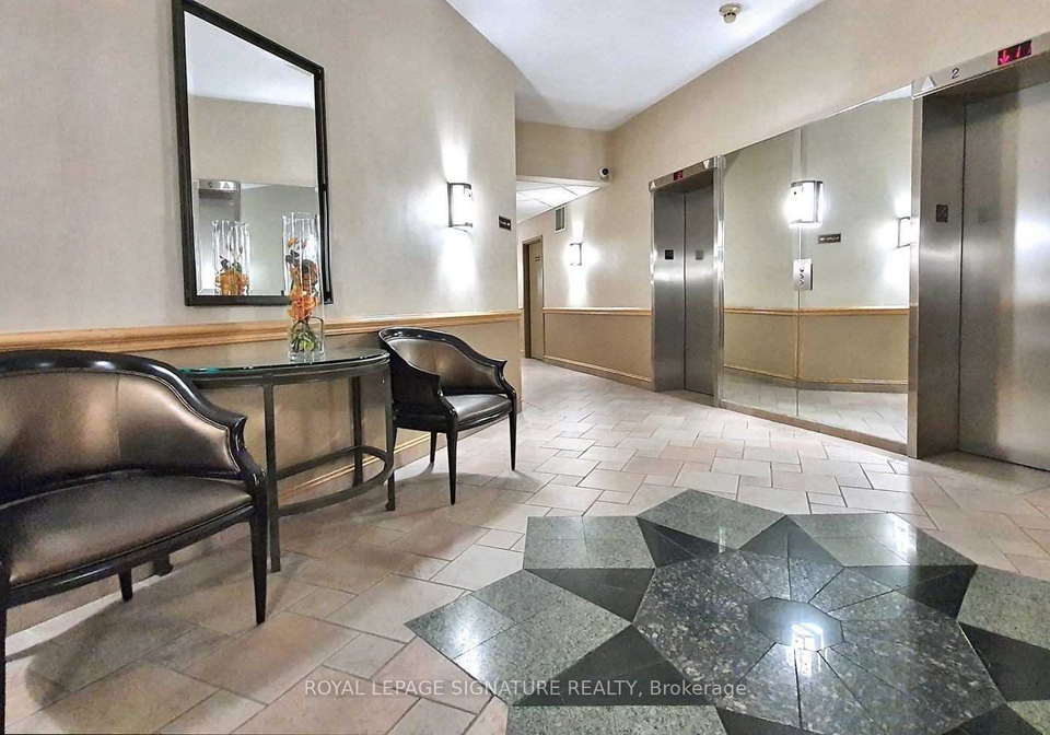 5-concorde-place-north-york-ontario-c12996796