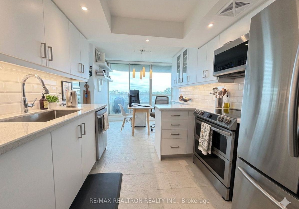 10-torresdale-avenue-toronto-ontario-c12996838