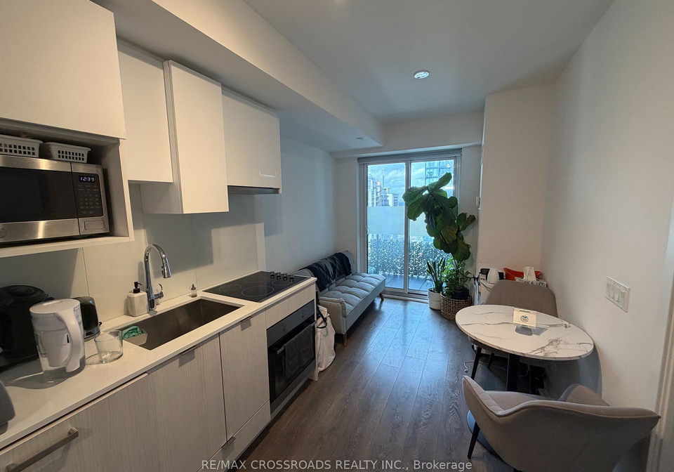 195-redpath-avenue-toronto-ontario-c12996842