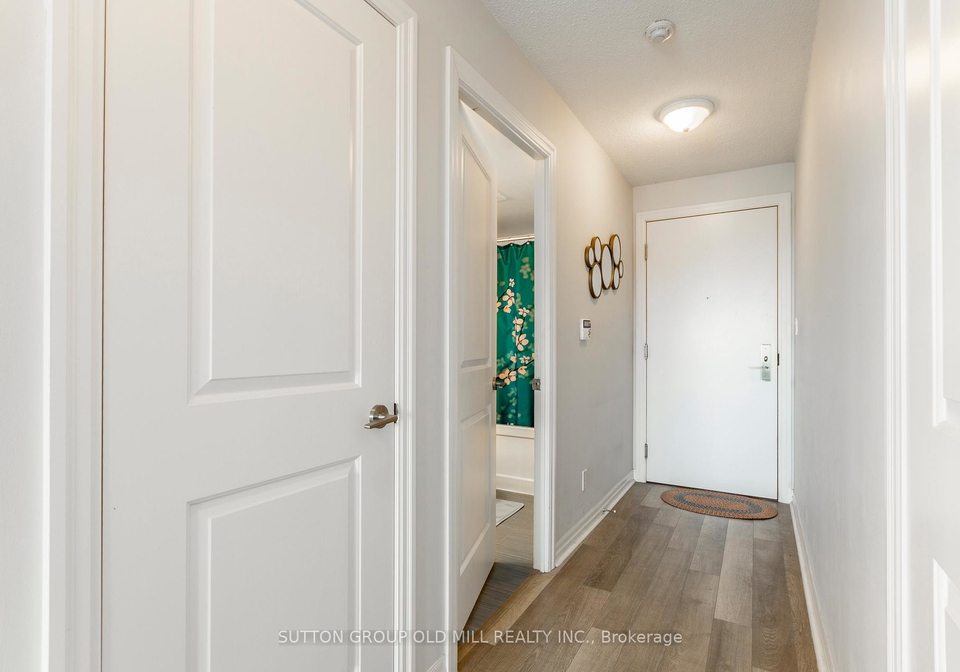 2015-sheppard-avenue-e-north-york-ontario-c12997032