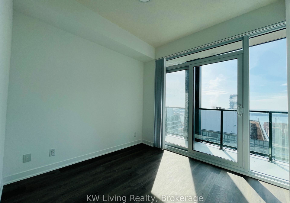 180-front-street-e-toronto-ontario-c12997258