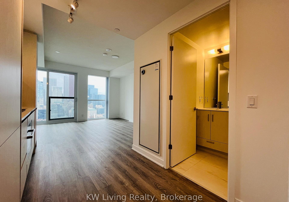 180-front-street-e-toronto-ontario-c12997292