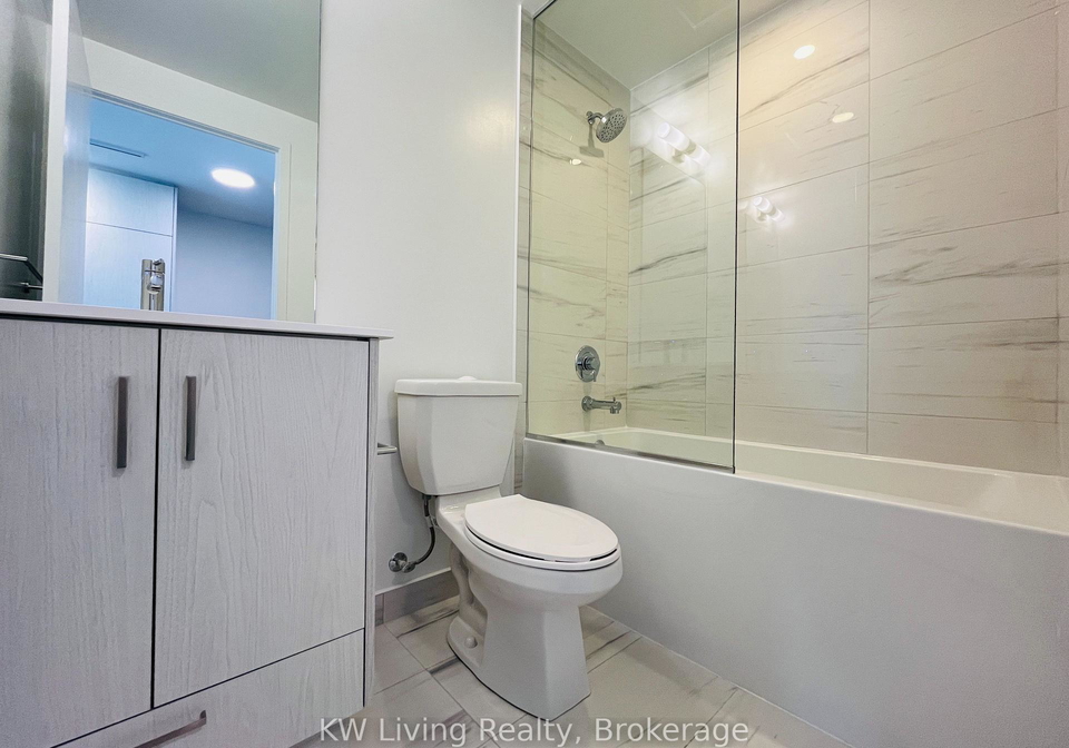 180-front-street-e-toronto-ontario-c12997292