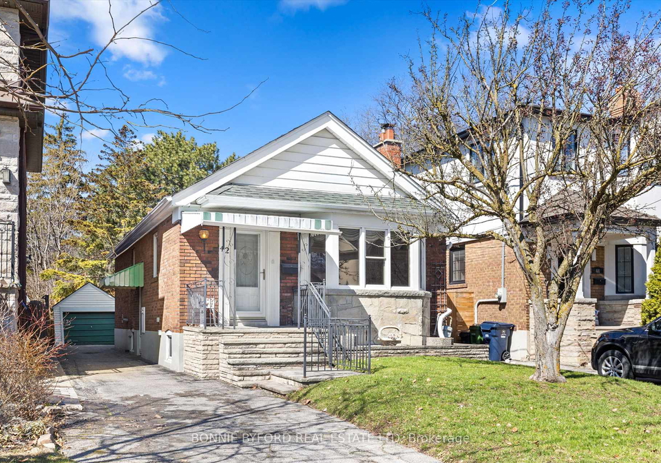 42-parklea-drive-east-york-ontario-c12997642
