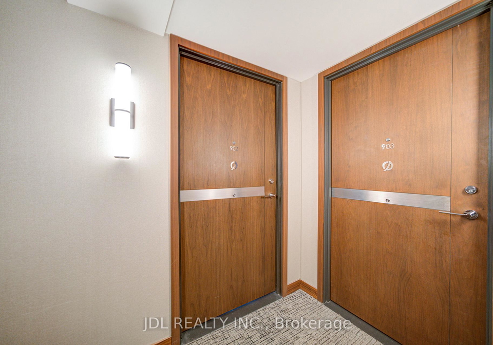 17-bathurst-street-toronto-ontario-c12998174