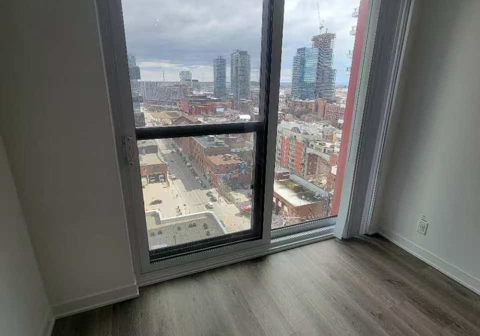 180-front-street-e-toronto-ontario-c12998396
