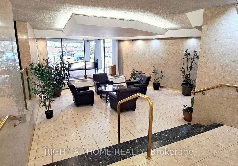 60-pavane-linkway-east-york-ontario-c12998738