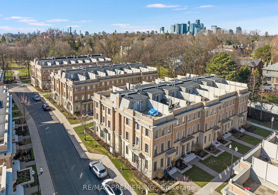 30-hargrave-lane-north-york-ontario-c12998828