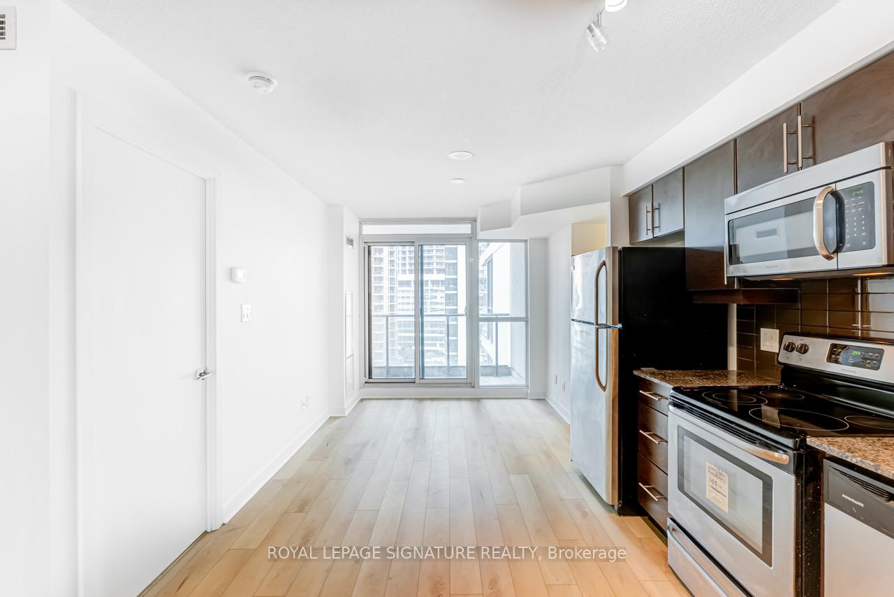 33-bay-street-toronto-ontario-c12998848
