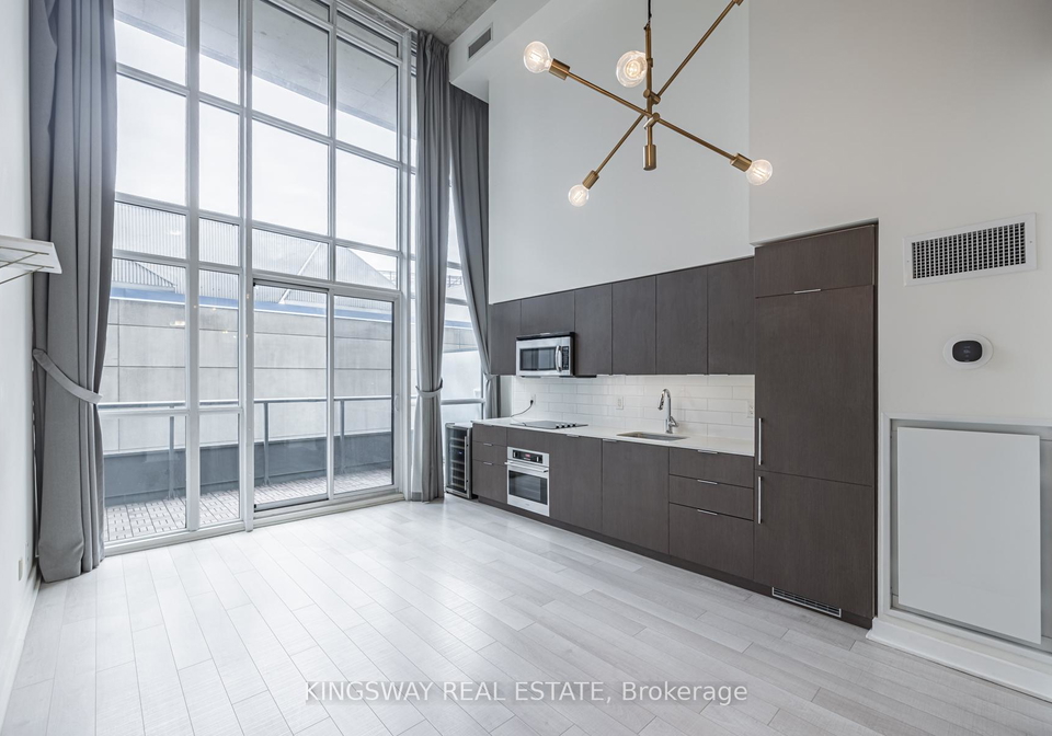 5-hanna-avenue-toronto-ontario-c12998962