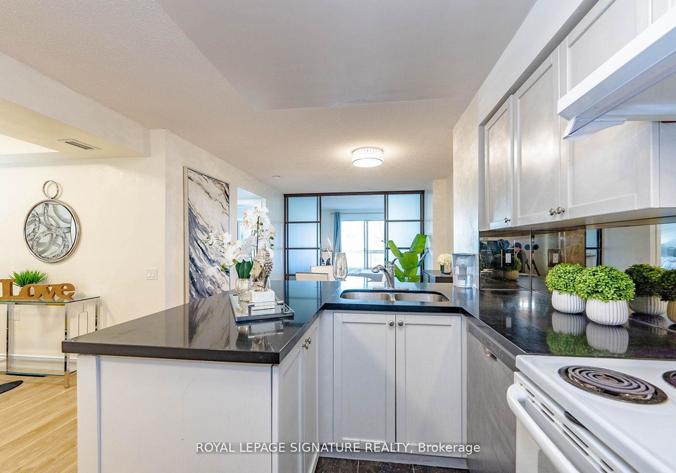 21-hillcrest-avenue-north-york-ontario-c12998966