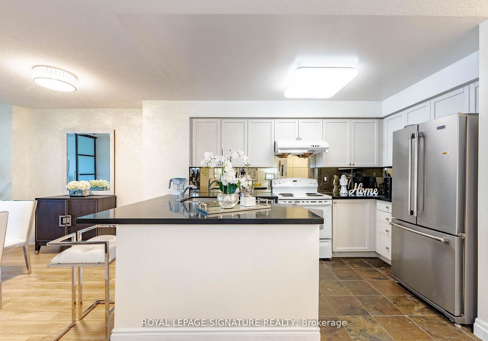 21-hillcrest-avenue-north-york-ontario-c12998966