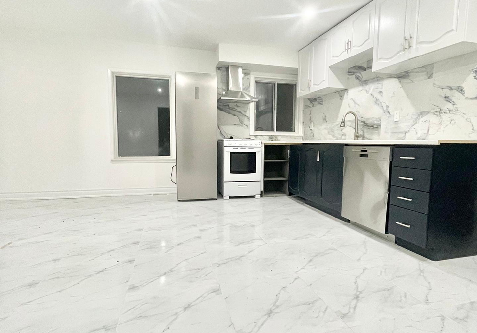 208-patricia-avenue-toronto-ontario-c12999018